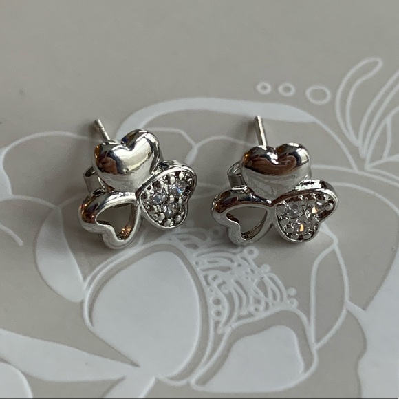 Lucky Silver Shamrock Clover Stud Earrings - Picture 3 of 7